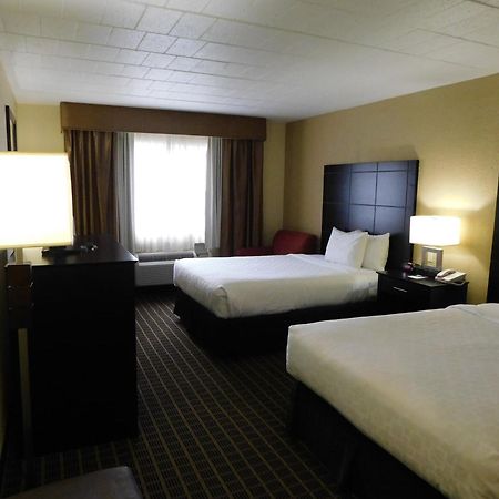 Quality Inn & Suites Morgantown - University Area Exteriör bild