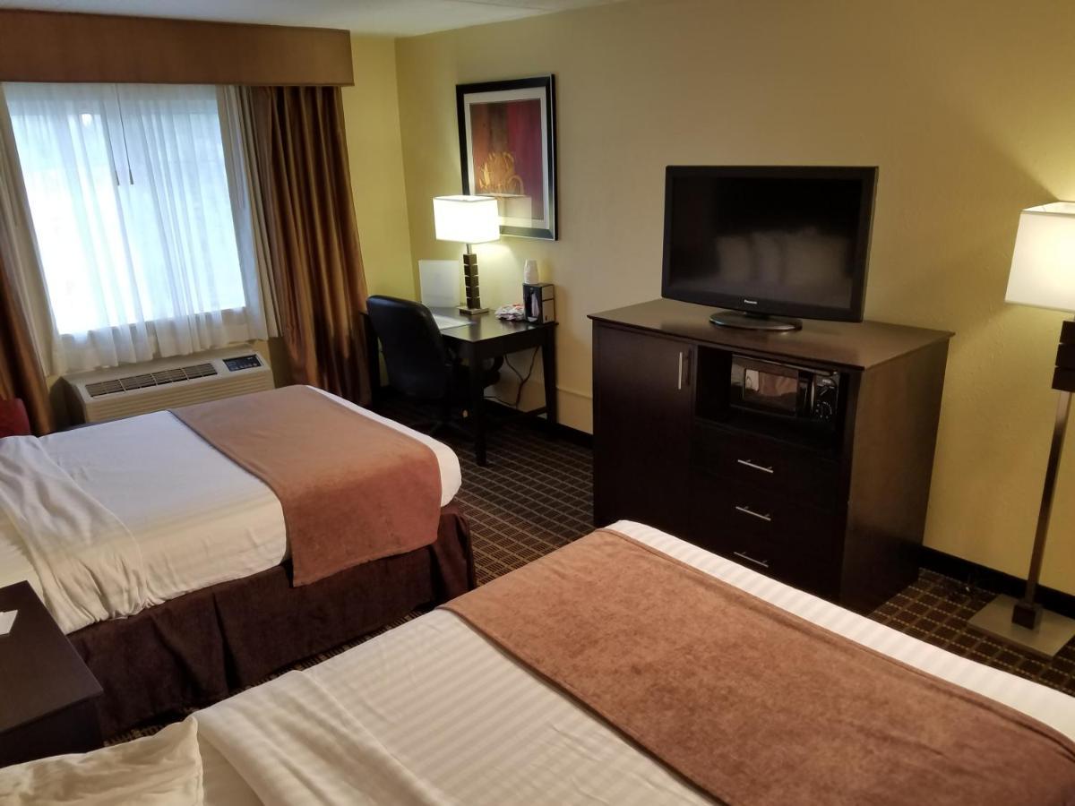 Quality Inn & Suites Morgantown - University Area Exteriör bild