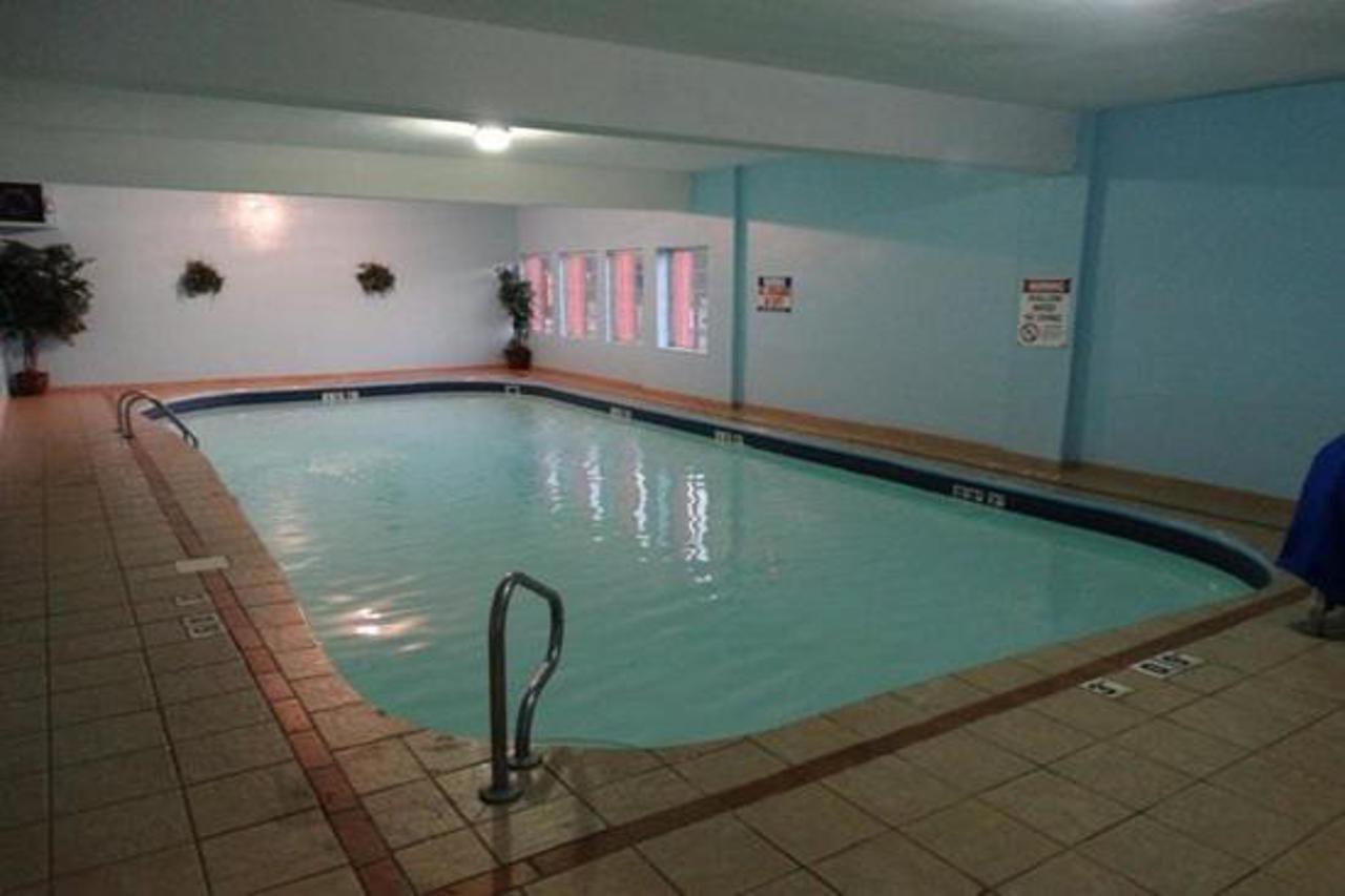 Quality Inn & Suites Morgantown - University Area Exteriör bild