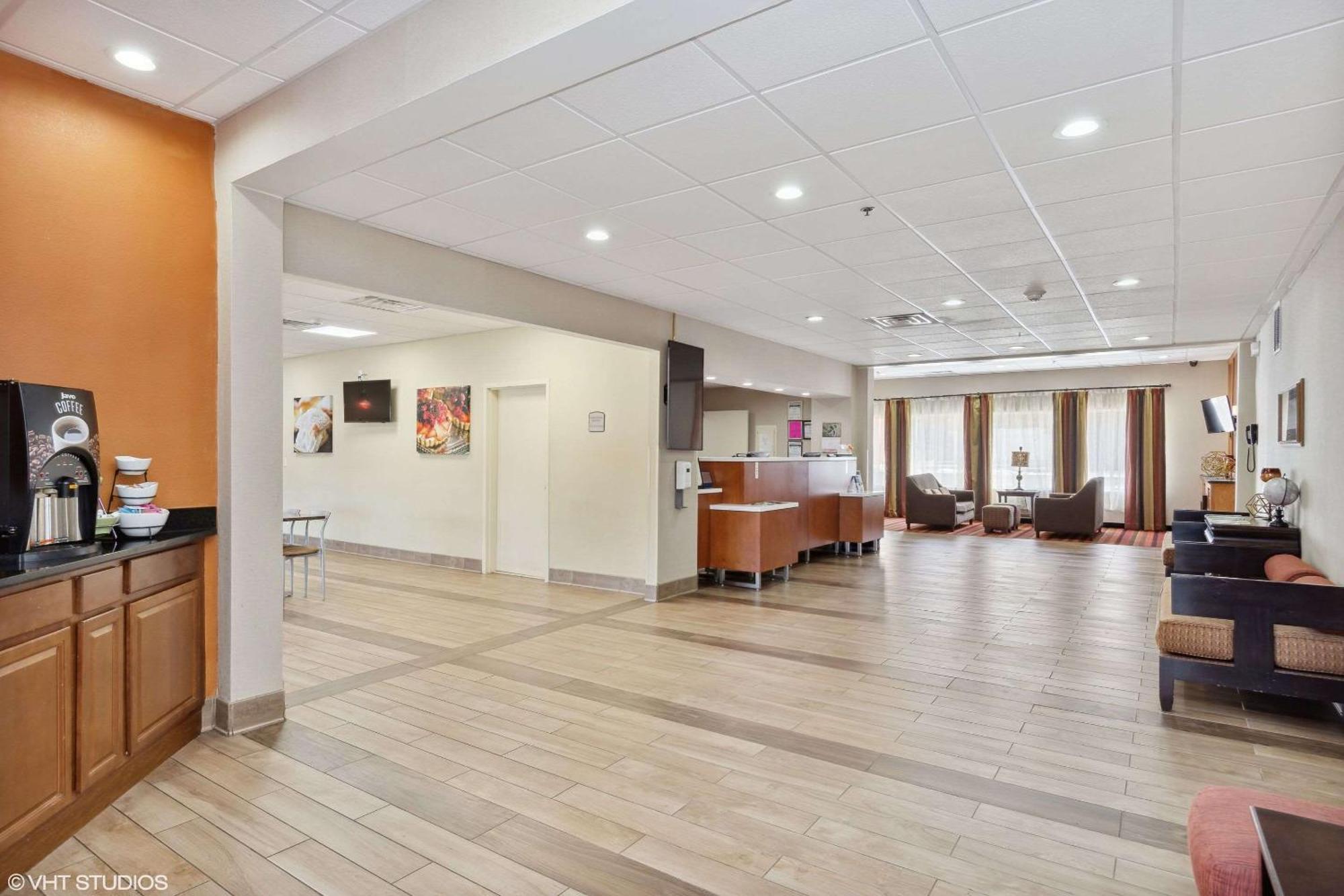 Quality Inn & Suites Morgantown - University Area Exteriör bild