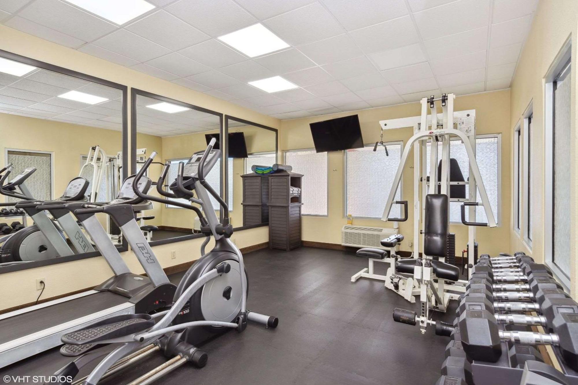 Quality Inn & Suites Morgantown - University Area Exteriör bild