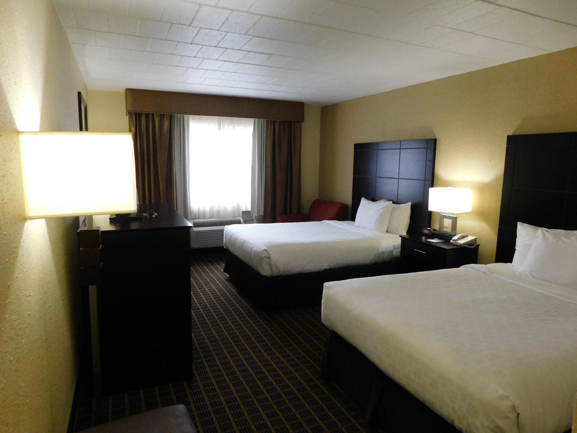 Quality Inn & Suites Morgantown - University Area Exteriör bild