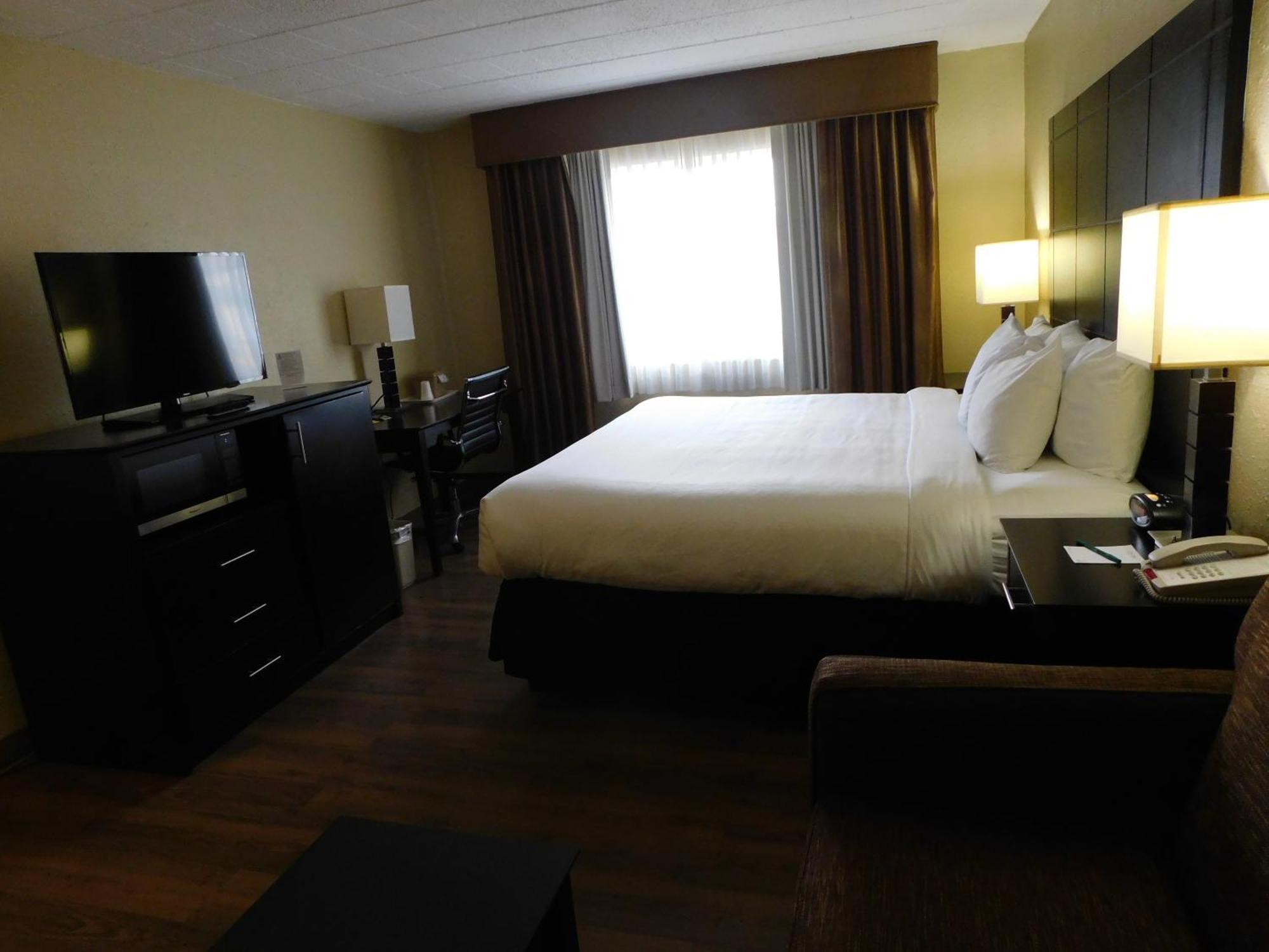 Quality Inn & Suites Morgantown - University Area Exteriör bild